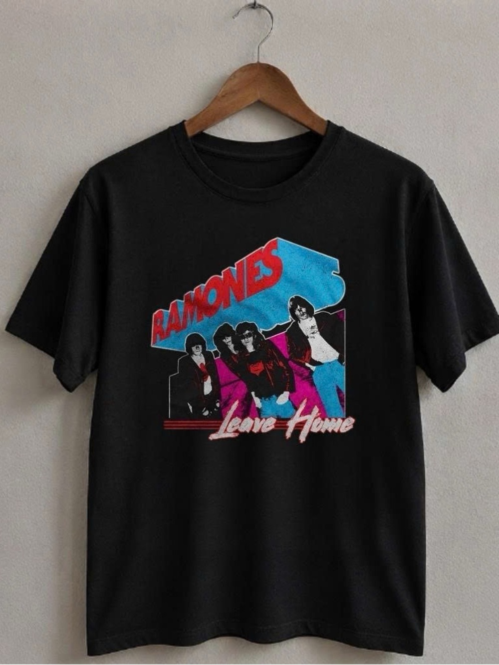 Gildan Black Ramones Tshirt Leave Home